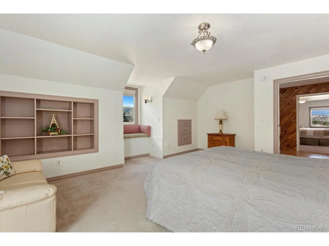 Photo of 716 W Blarney Stone Rd