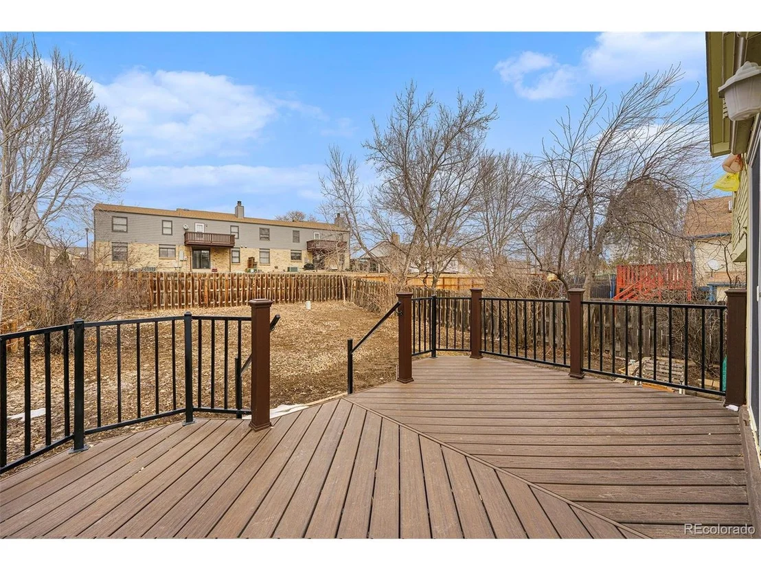 Photo of 205 Redwood Cir