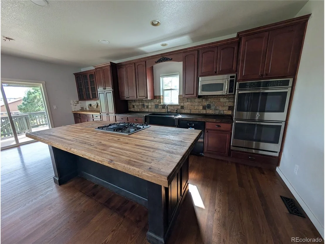 Photo of 4590 Pleasant Valley Cir