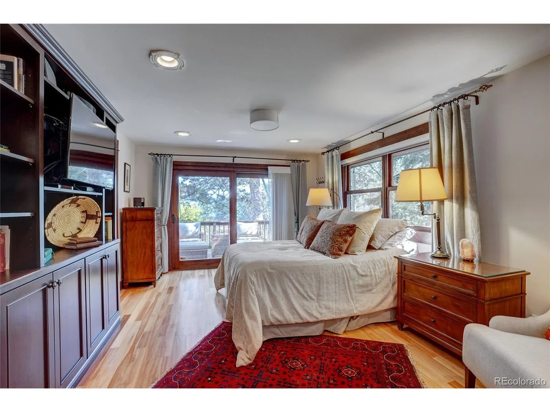 Photo of 25751 Village Cir