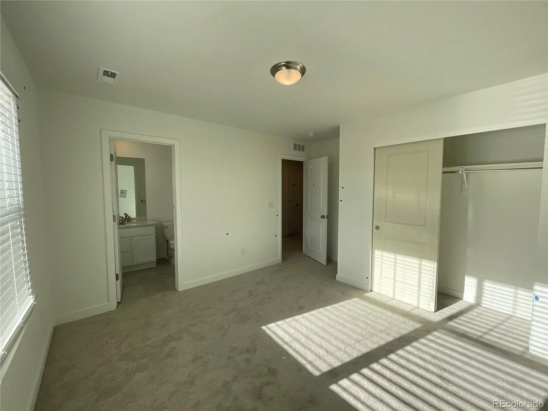 Photo of 15653 W Floyd Ave