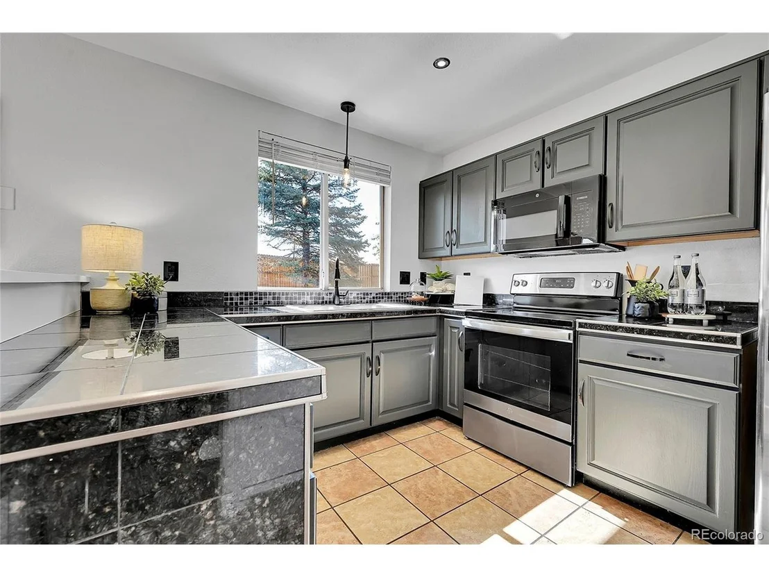 Photo of 8673 Cloverleaf Cir