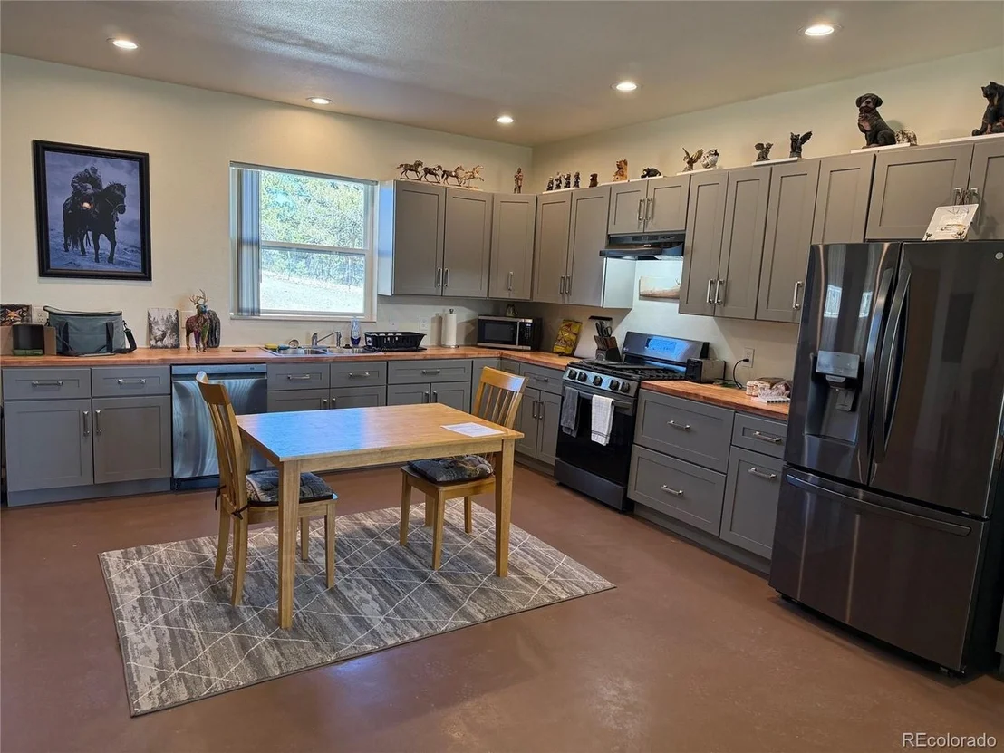 Photo of 909 Pitchfork Rd