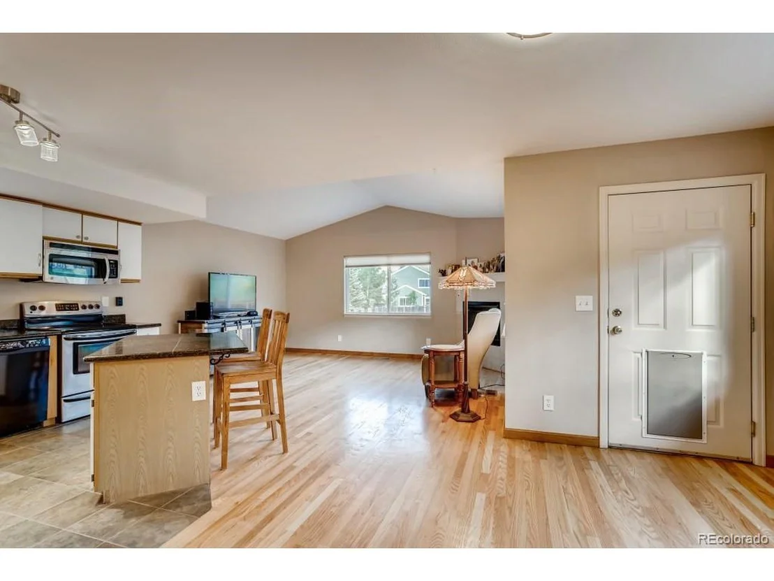 Photo of 275 Meadow Wood Cir