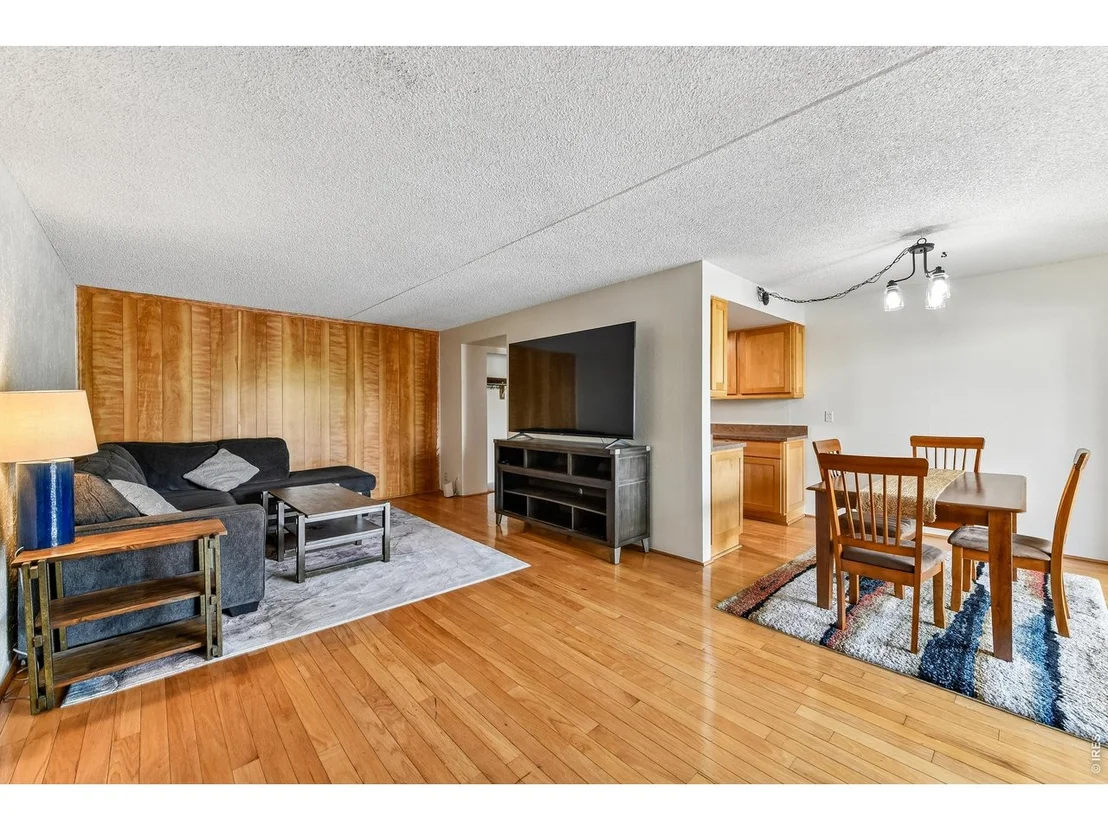 Photo of Unit 262 at 805 29th St