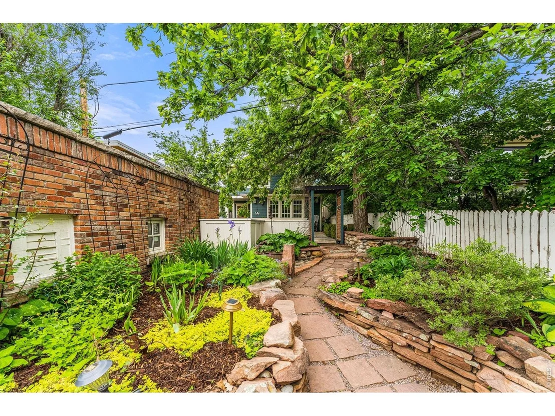Photo of 435 Arapahoe Ave