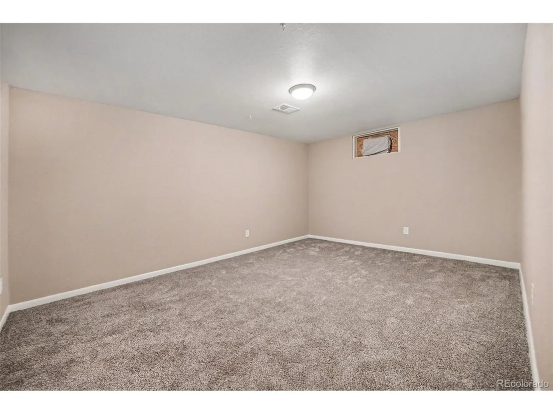 Photo of 400 Leo Ln
