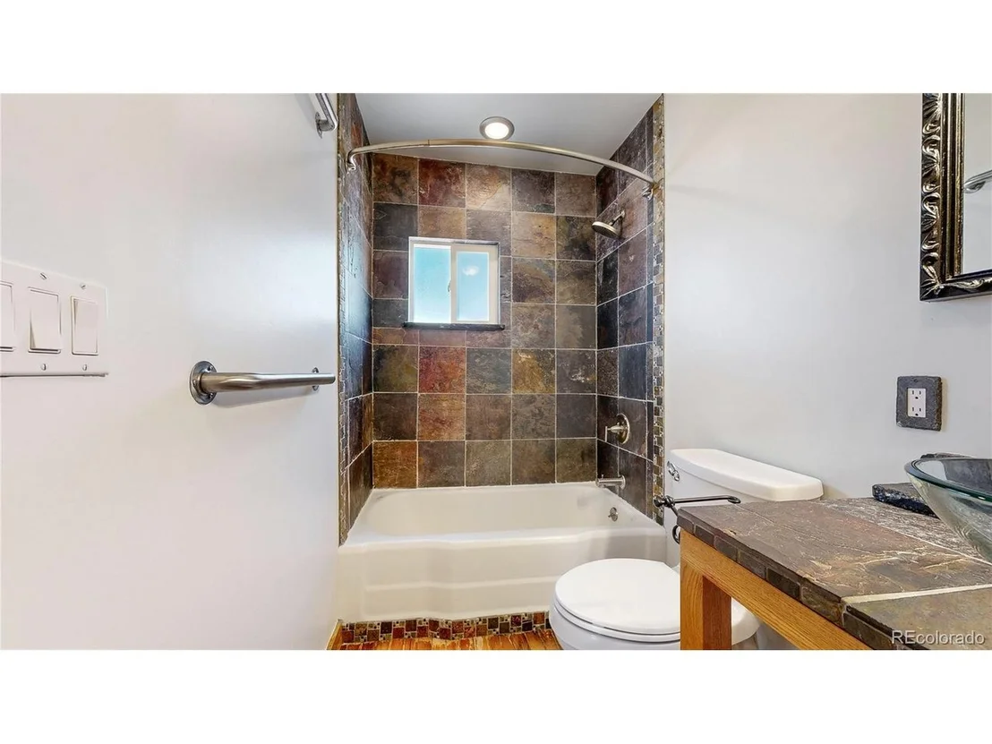 Photo of 609 Boyd St