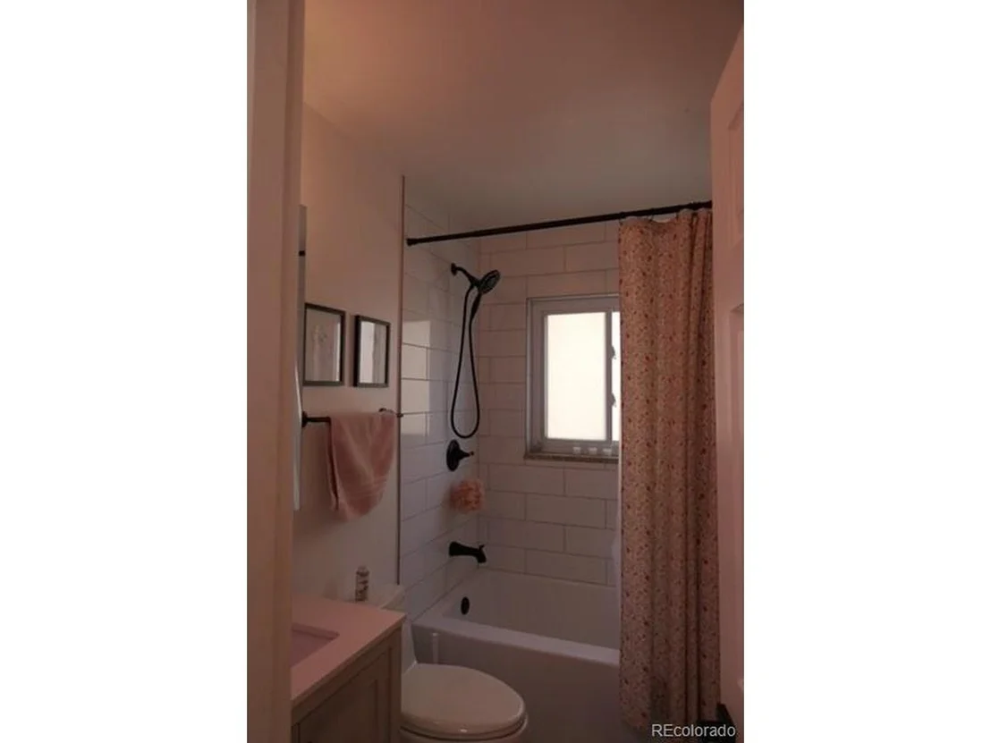 Photo of Unit 303 at 830 20th St