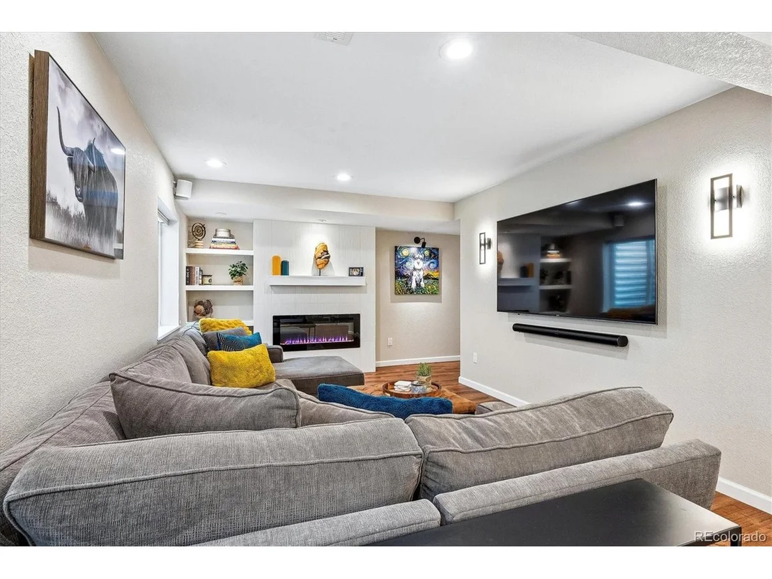 Photo of 5444 Fullerton Cir