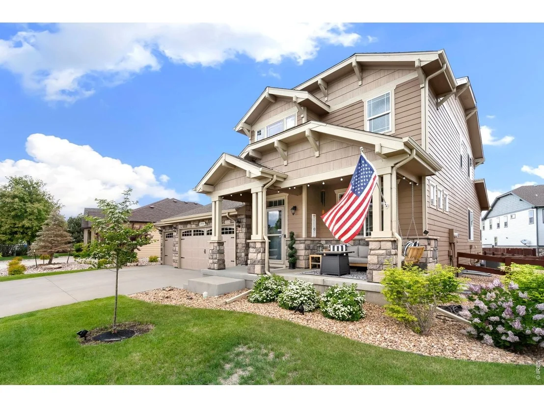 Photo of 2084 Bayfront Dr