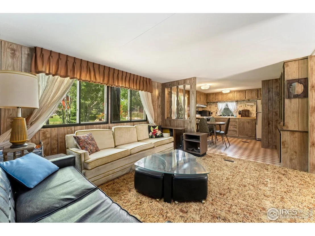 Photo of 277 Riverside Dr