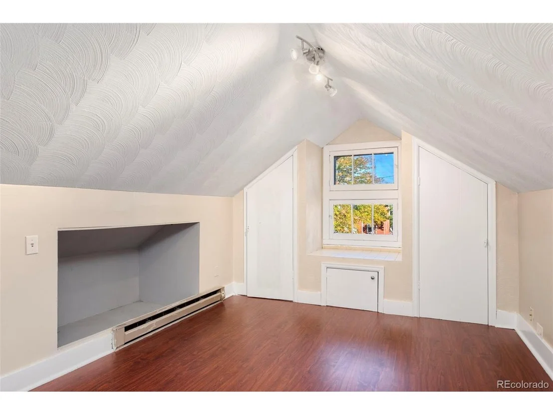 Photo of 921 12th Ave