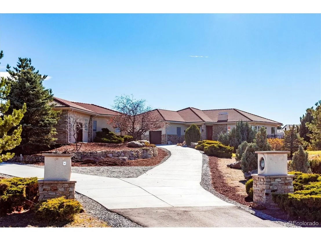 Photo of 6448 Lakeside Cir
