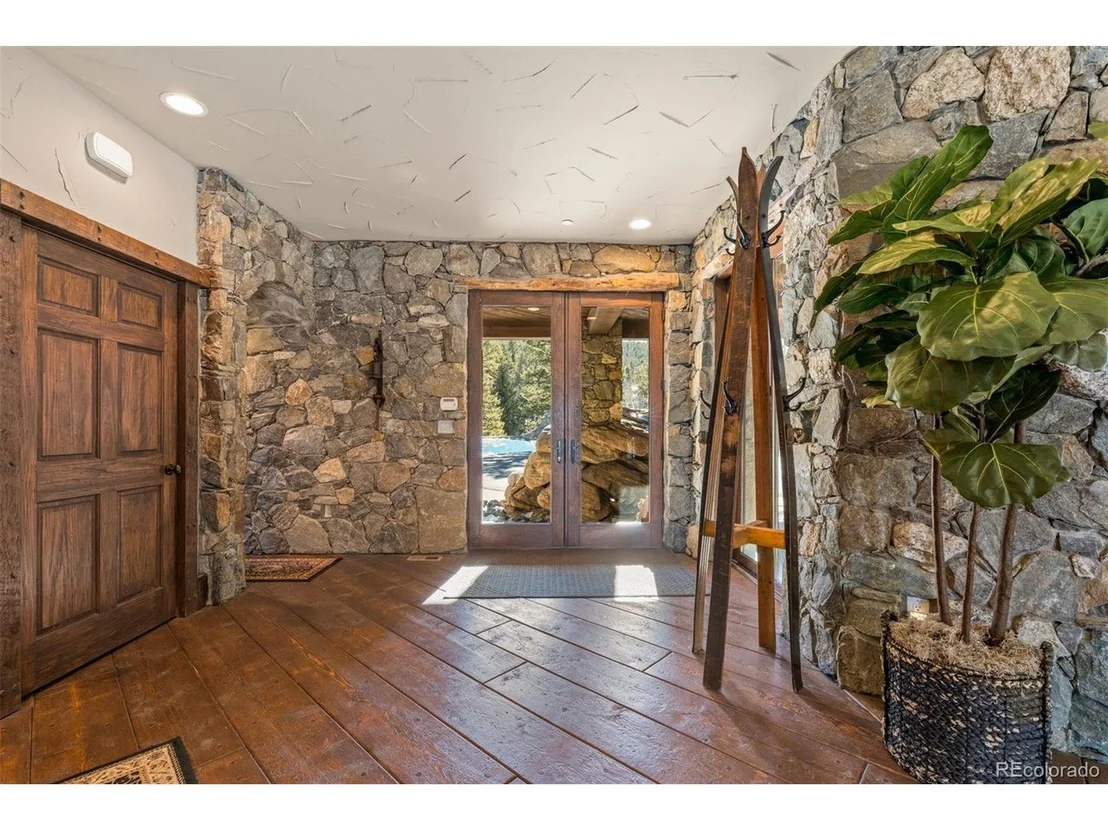 Photo of 142 Outpost Ln