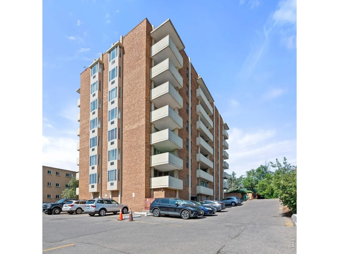 Photo of Unit 202 at 850 20th St
