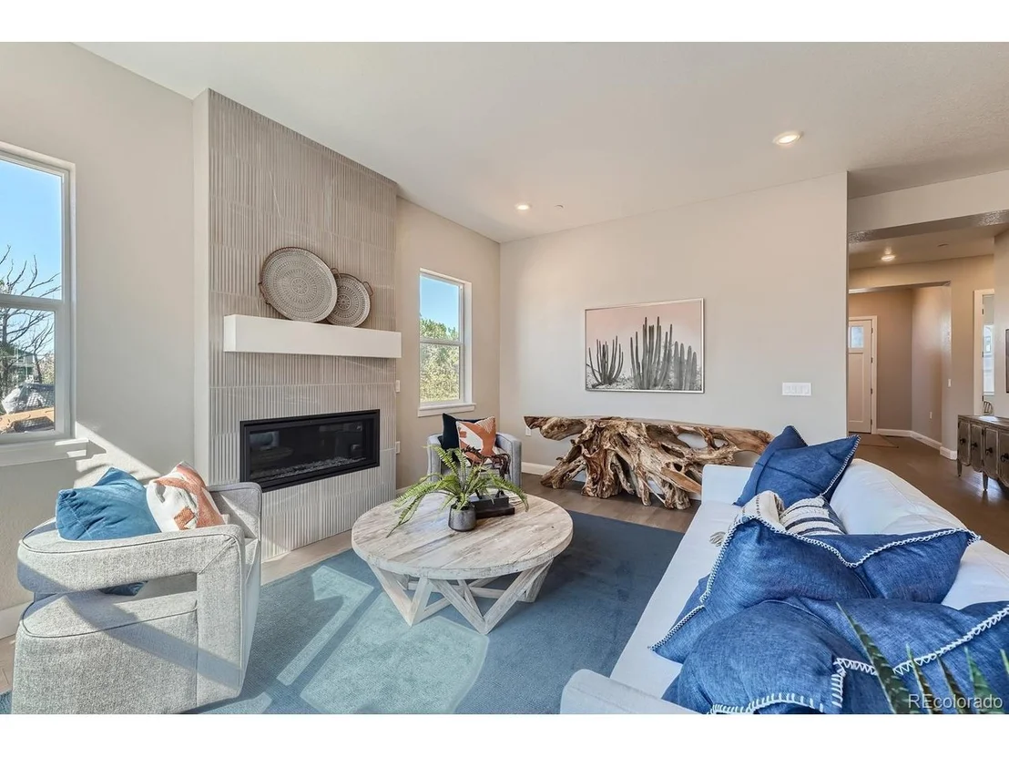 Photo of 215 S 1st Ave