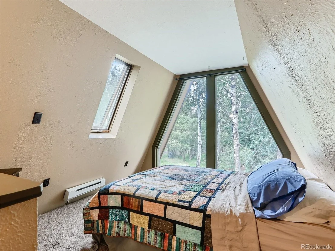 Photo of 479 Deer Rd