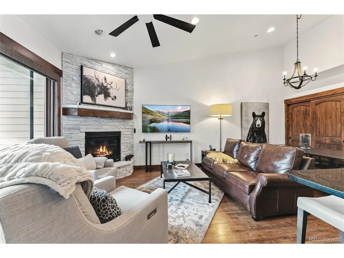 Photo of Unit 2 at 421 Rainbow Dr