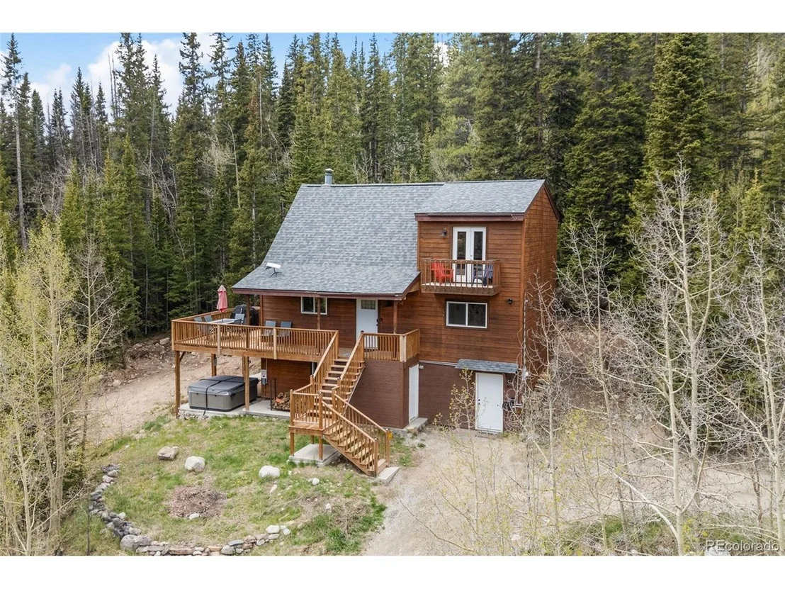 Photo of 894 Peterson Dr