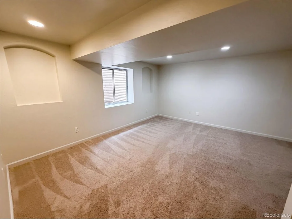 Photo of 6670 Stagecoach Ave