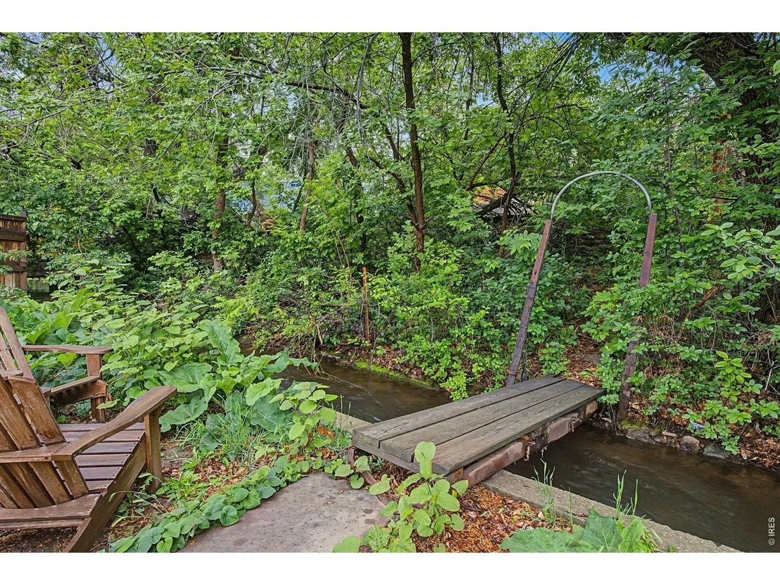 Photo of 1044 Maxwell Ave