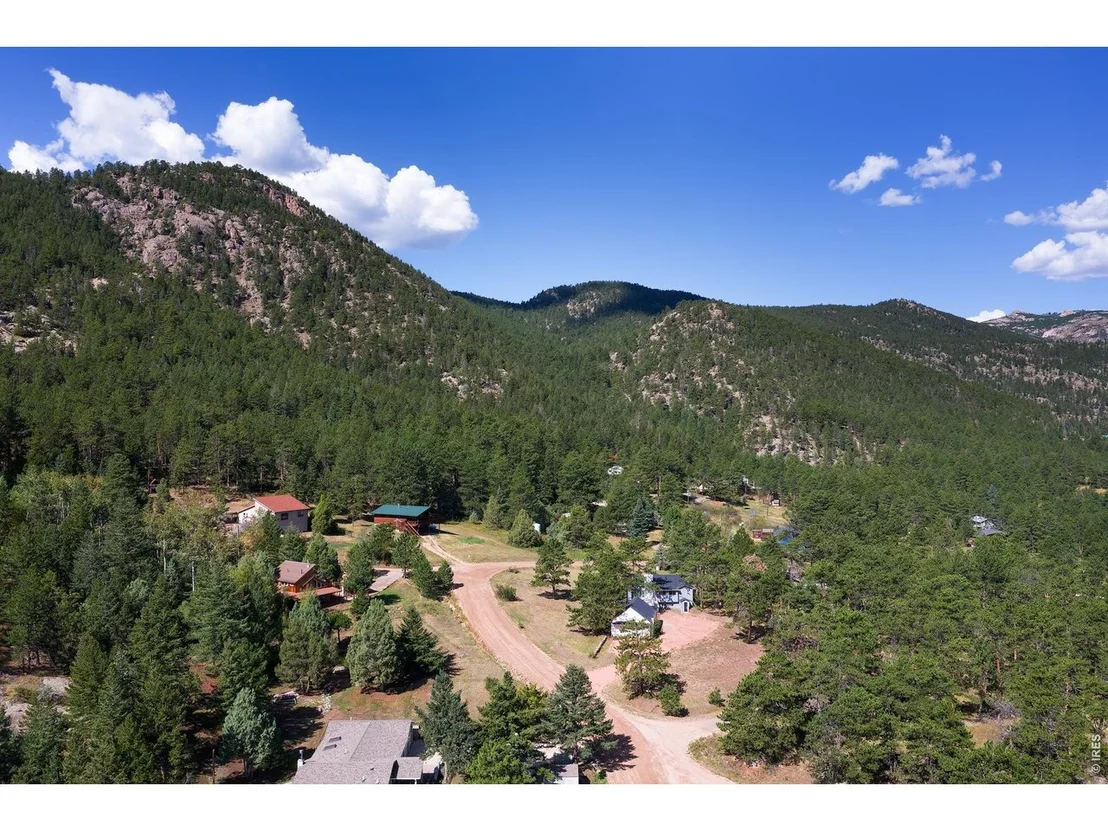 Photo of 465 Deer Ln