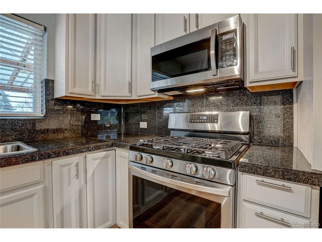 Photo of 2221 W Custer Pl