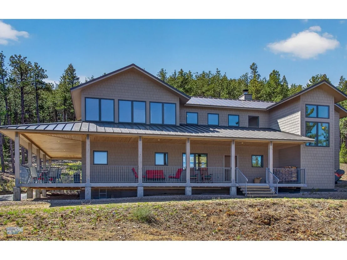 Photo of 942 Spruce Dr