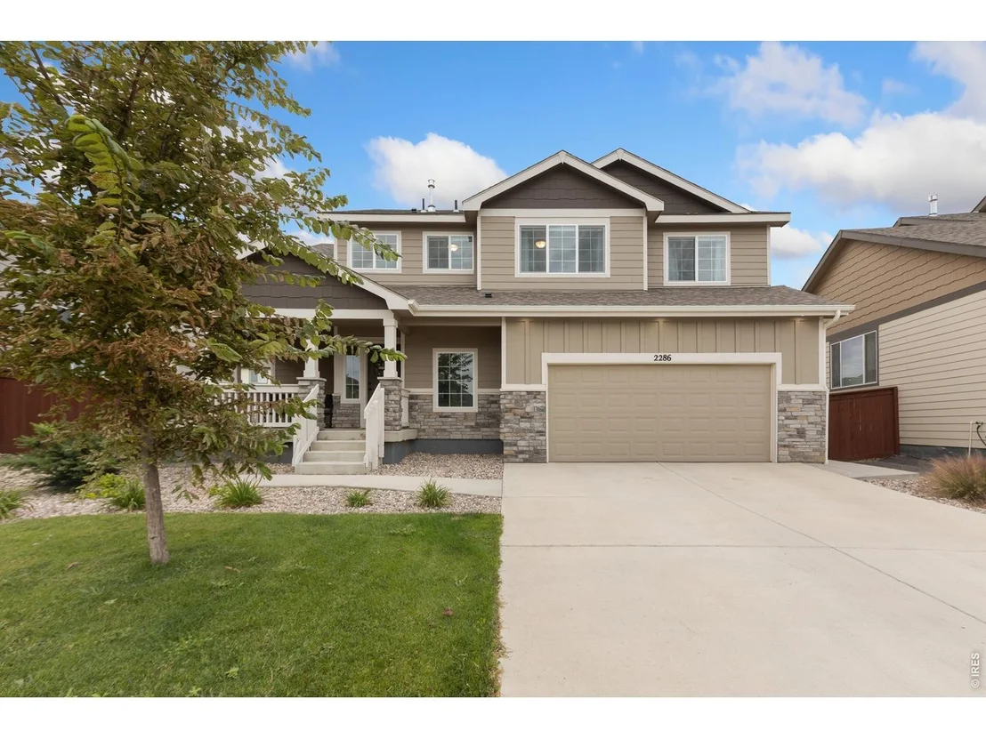 Photo of 2286 Golden Way
