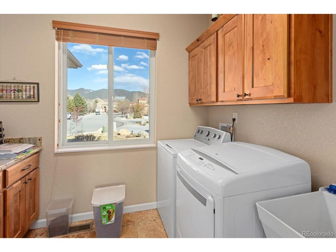 Photo of 210 Cottonwood Cir