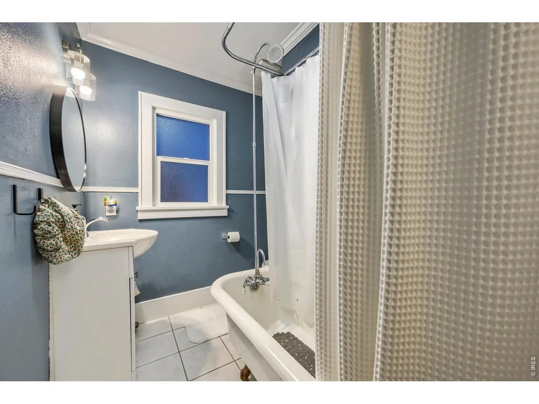 Photo of 202 8th Ave