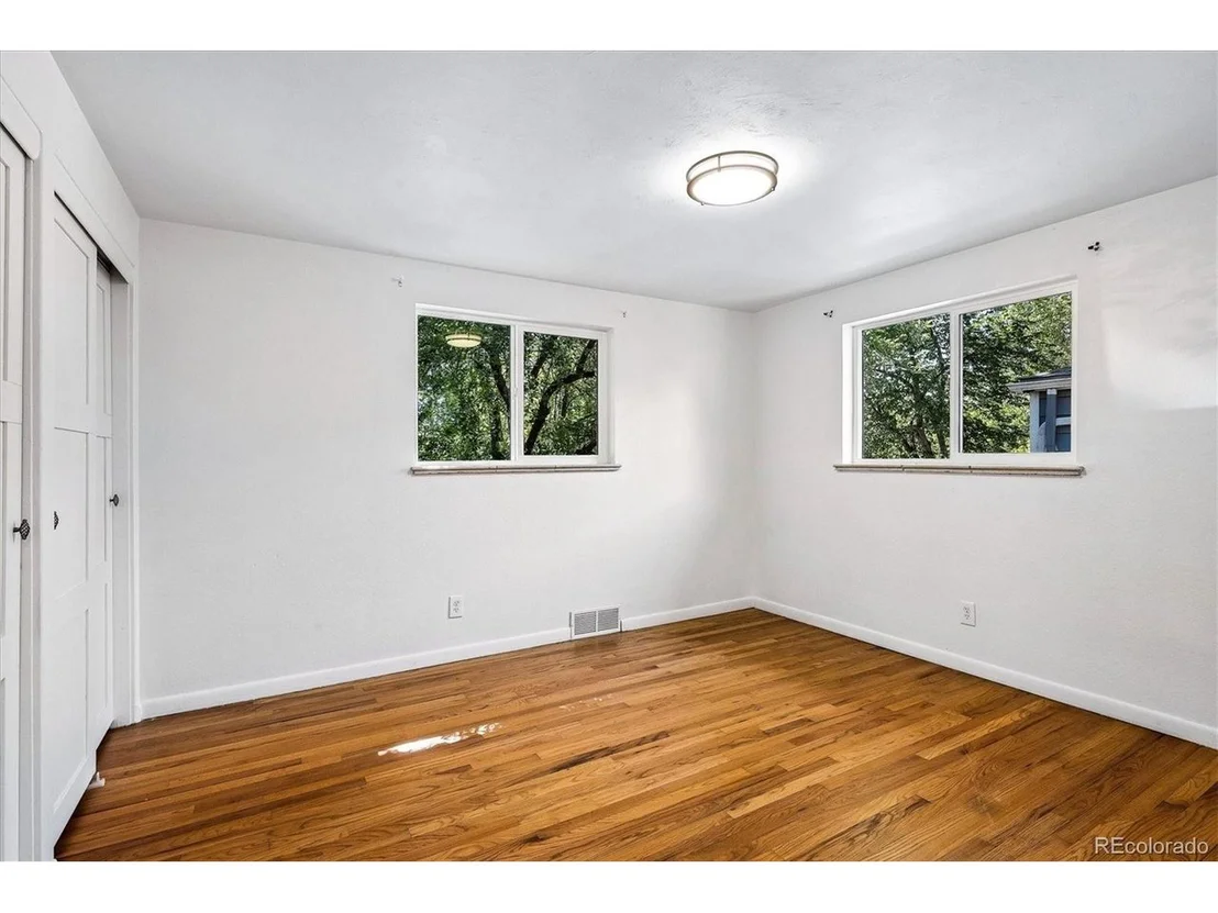 Photo of 323 Irving St