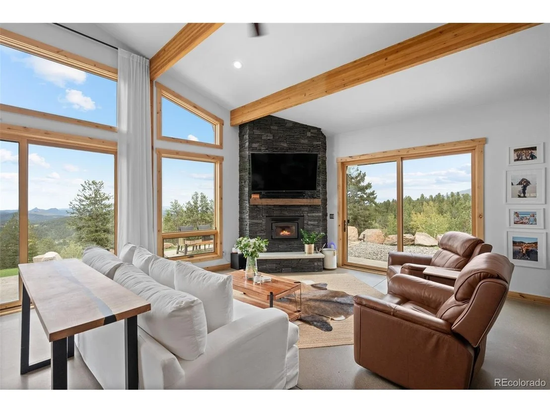 Photo of 150 Summit Dr