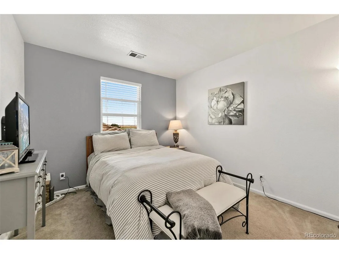 Photo of 875 Lonewolf Cir