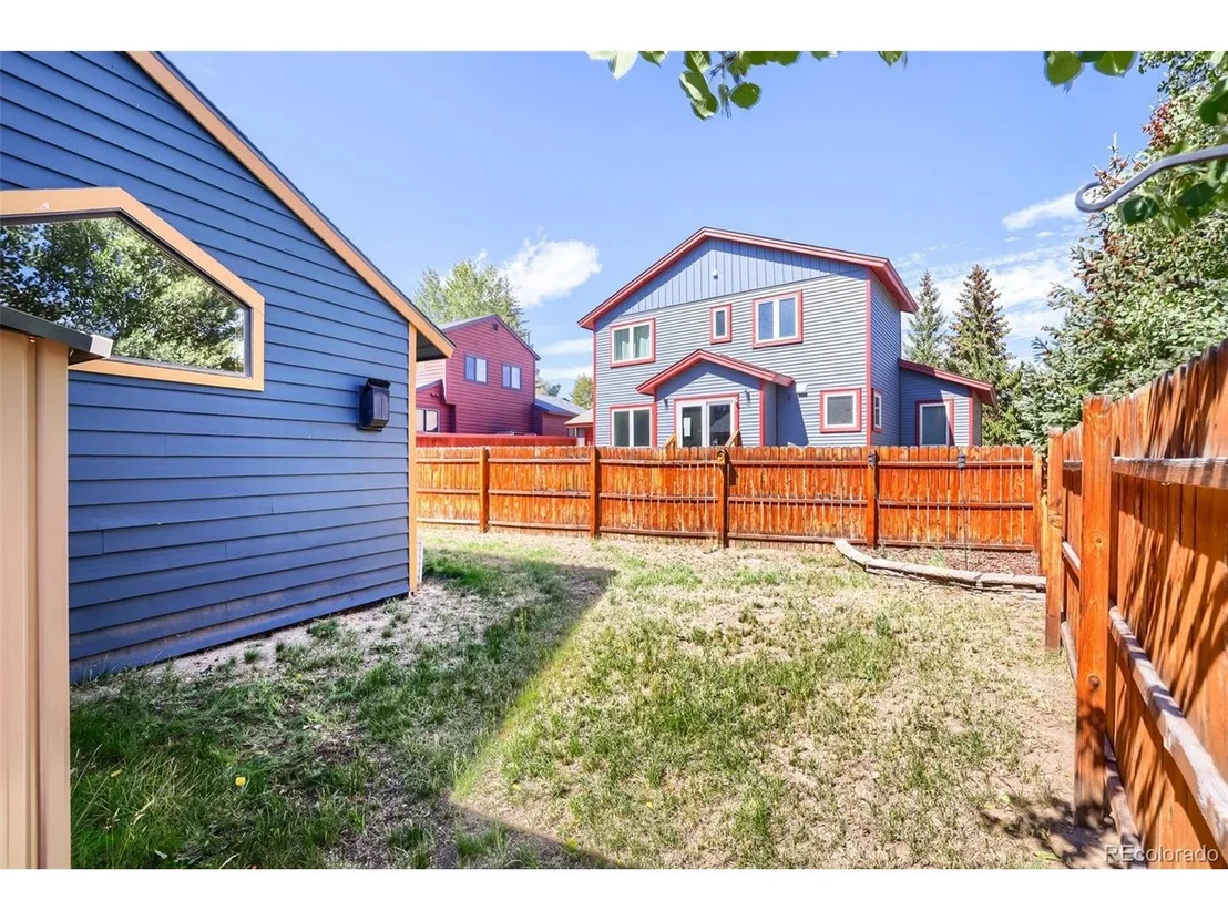 Photo of 460 W Coyote Dr