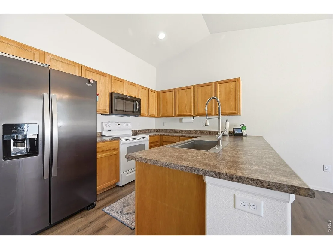 Photo of 987 Axis Dr