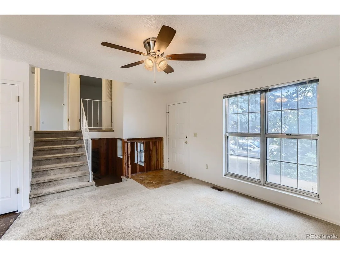 Photo of 216 Summit Cir