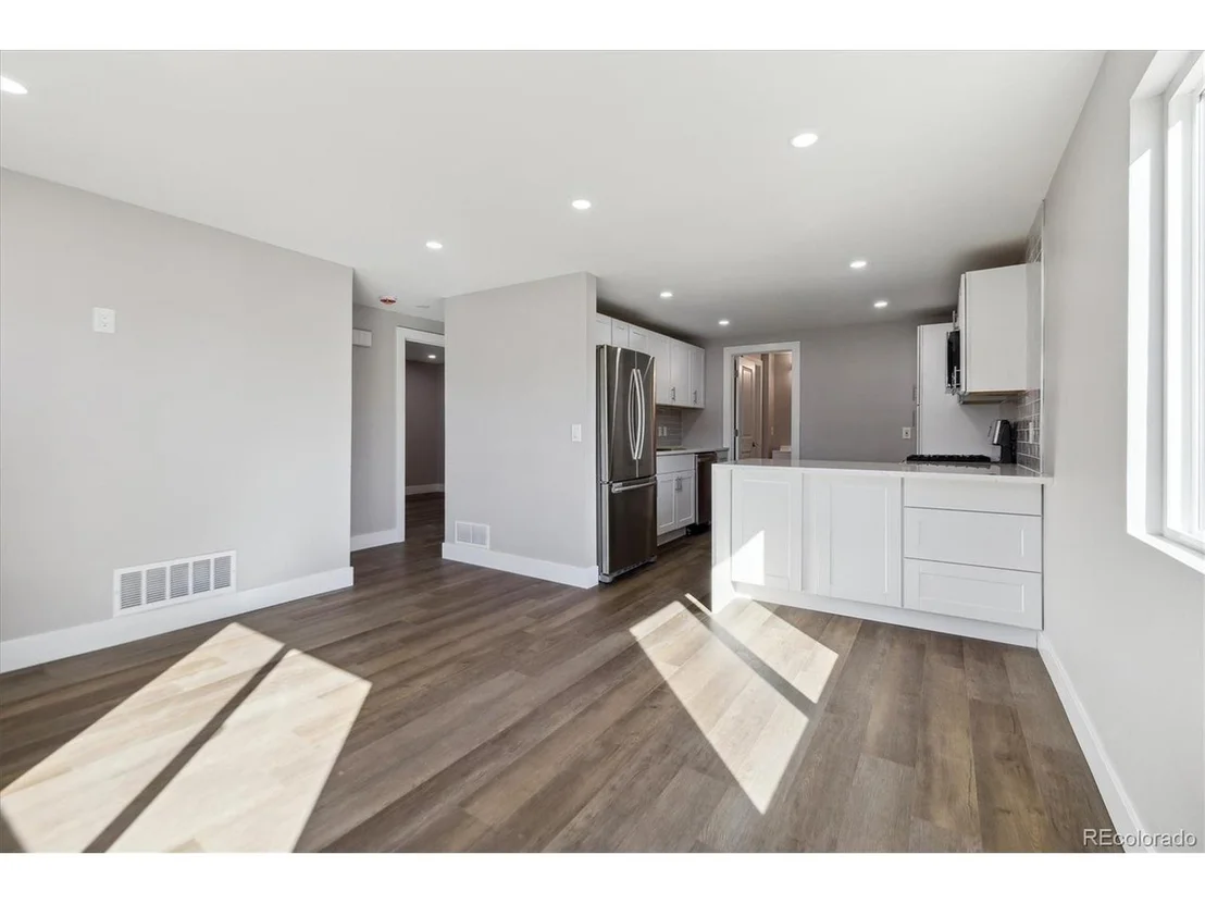 Photo of 6875 Reno Dr