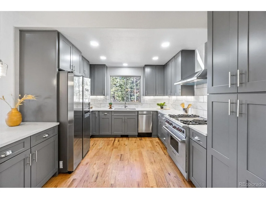 Photo of 544 Aspen Ln
