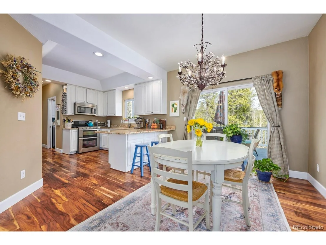 Photo of 459 Aspen Ln