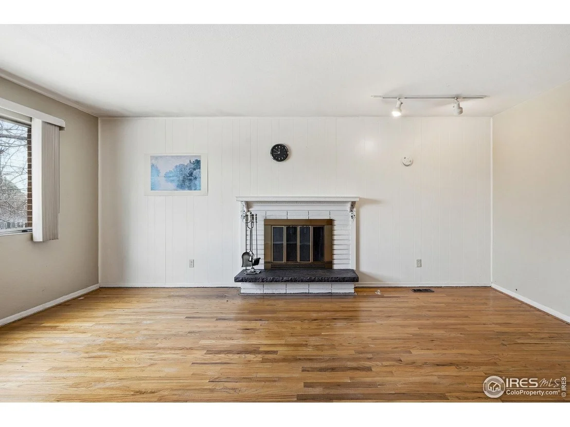 Photo of 4595 Moorhead Ave