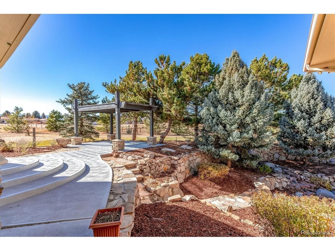 Photo of 6448 Lakeside Cir