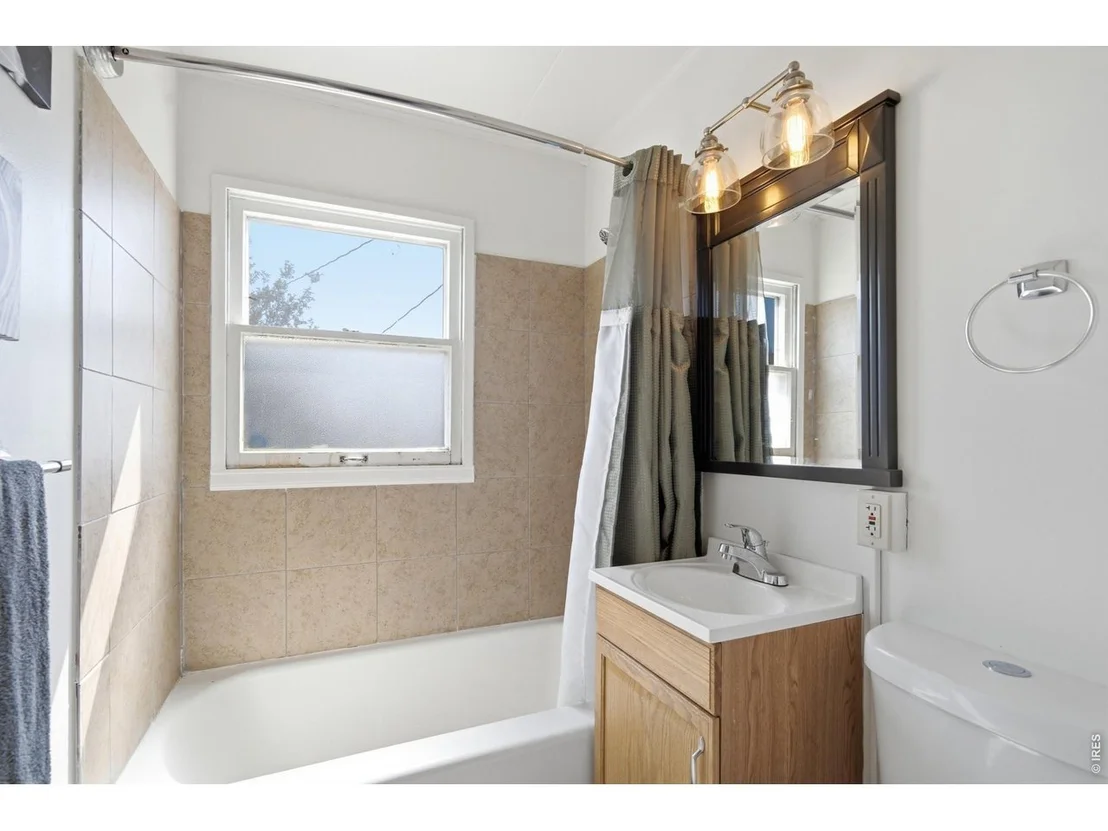 Photo of 2316 6th Ave