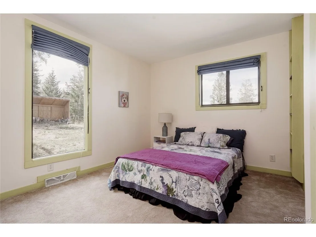 Photo of 190 Circle Dr