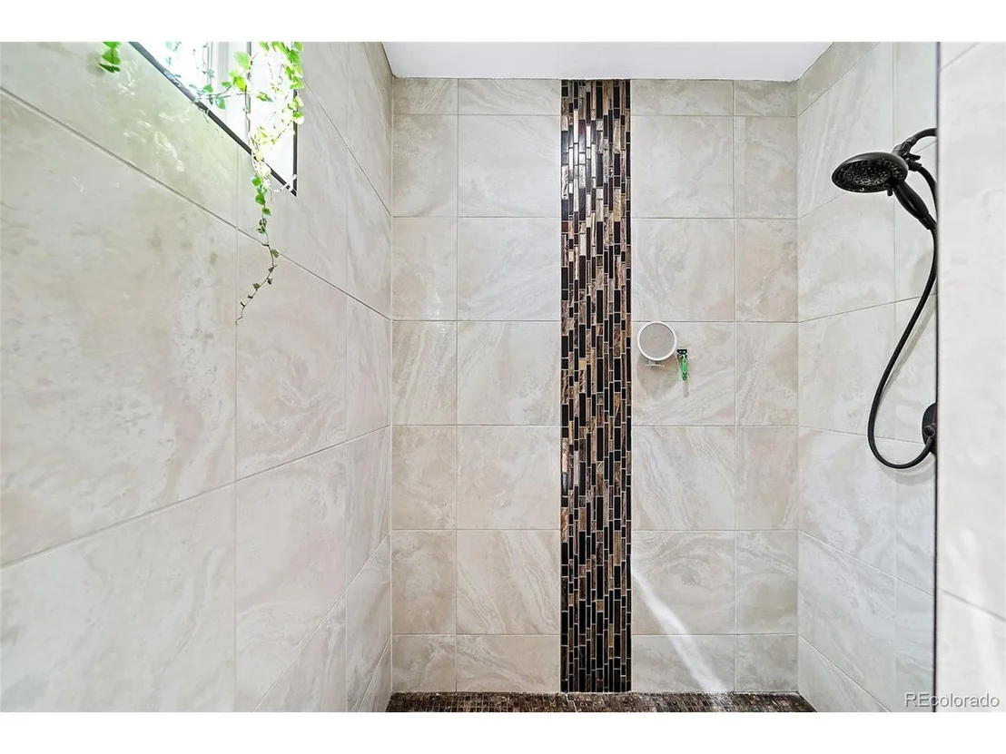 Photo of 1399 Gore Cir