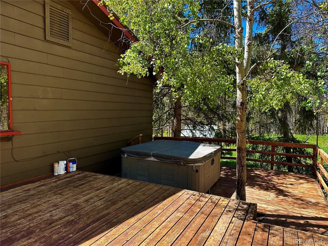 Photo of 708 Mountain View Dr