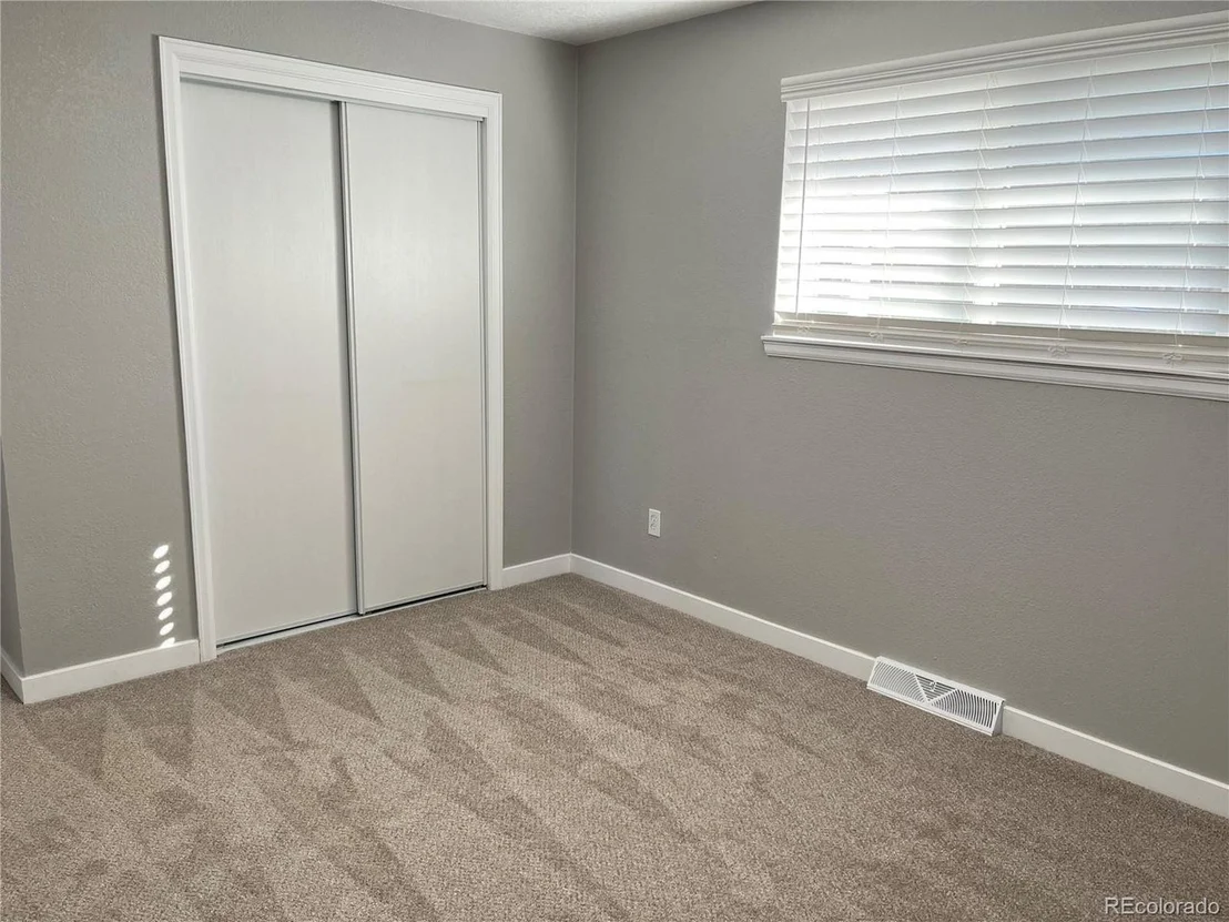 Photo of 376 Helena Cir