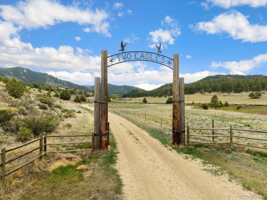 Photo of 40 Bear Ridge Rd