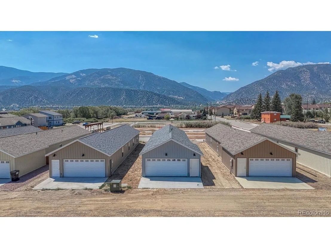 Photo of 10806 Willow Ave